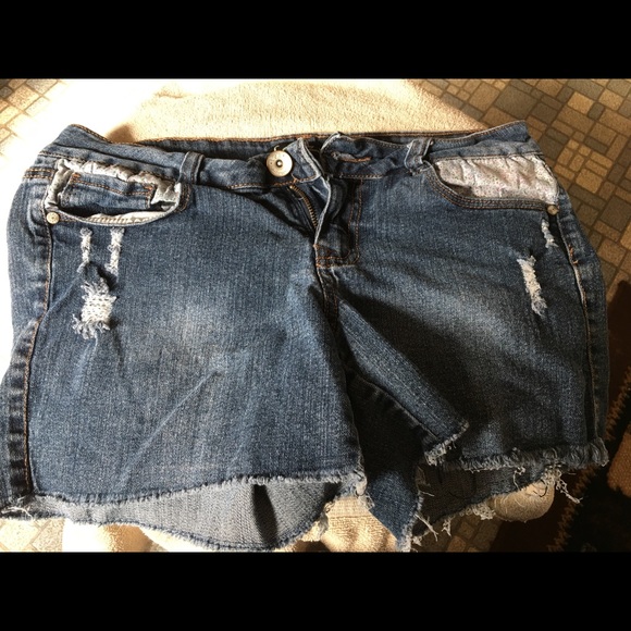 Junior shorts - Picture 2 of 2